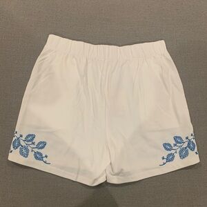 NWT! Johnny Was White Women's Shorts with Blue Embroidered Detail